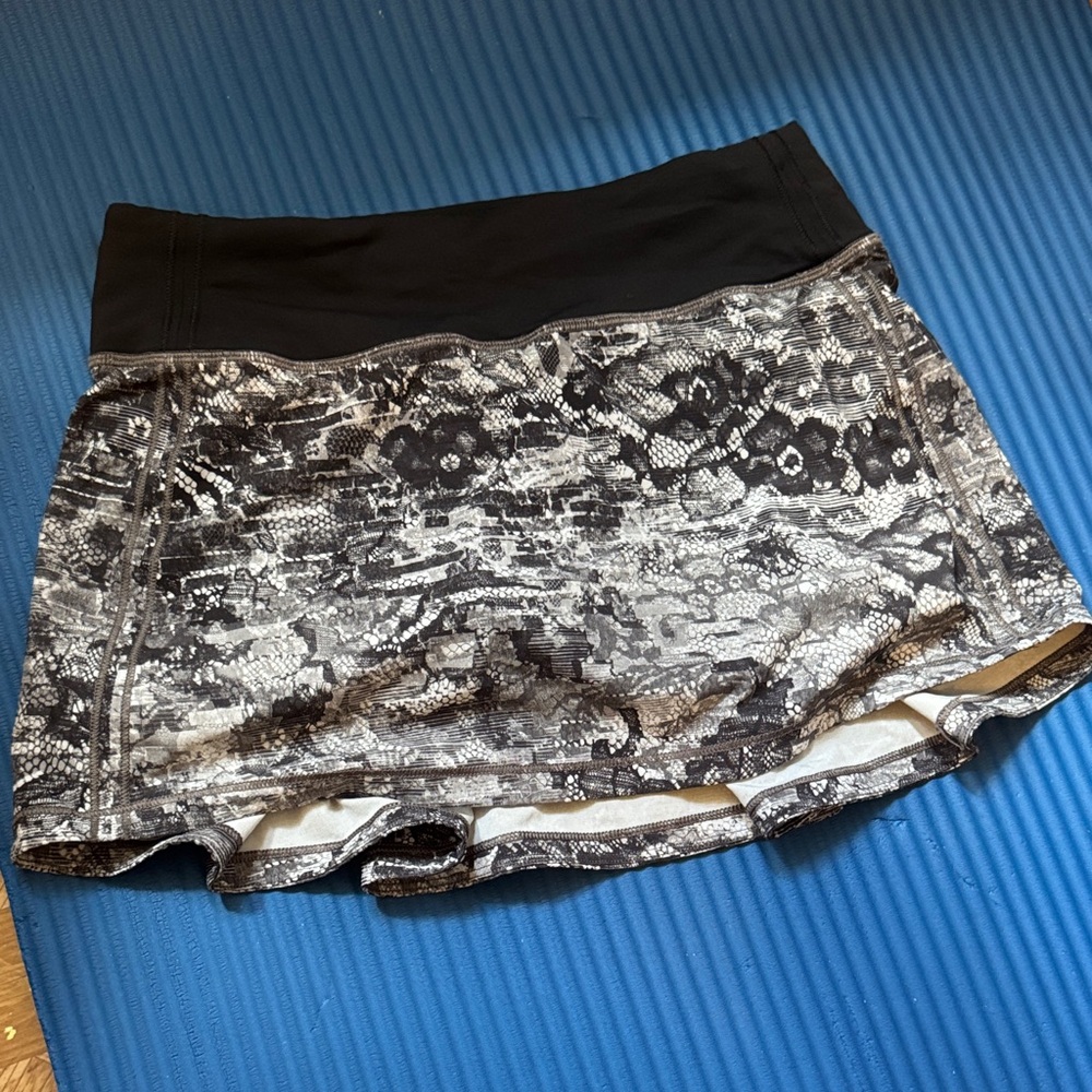 lululemon athletica Black and Gray Patterned Girls Skort